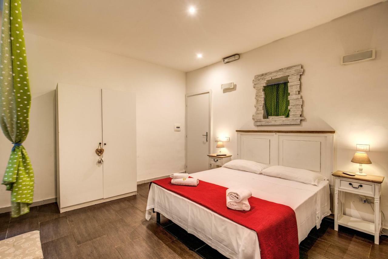 Guest House O Affittacamere La Civetta Di Trastevere B Řím Exteriér fotografie