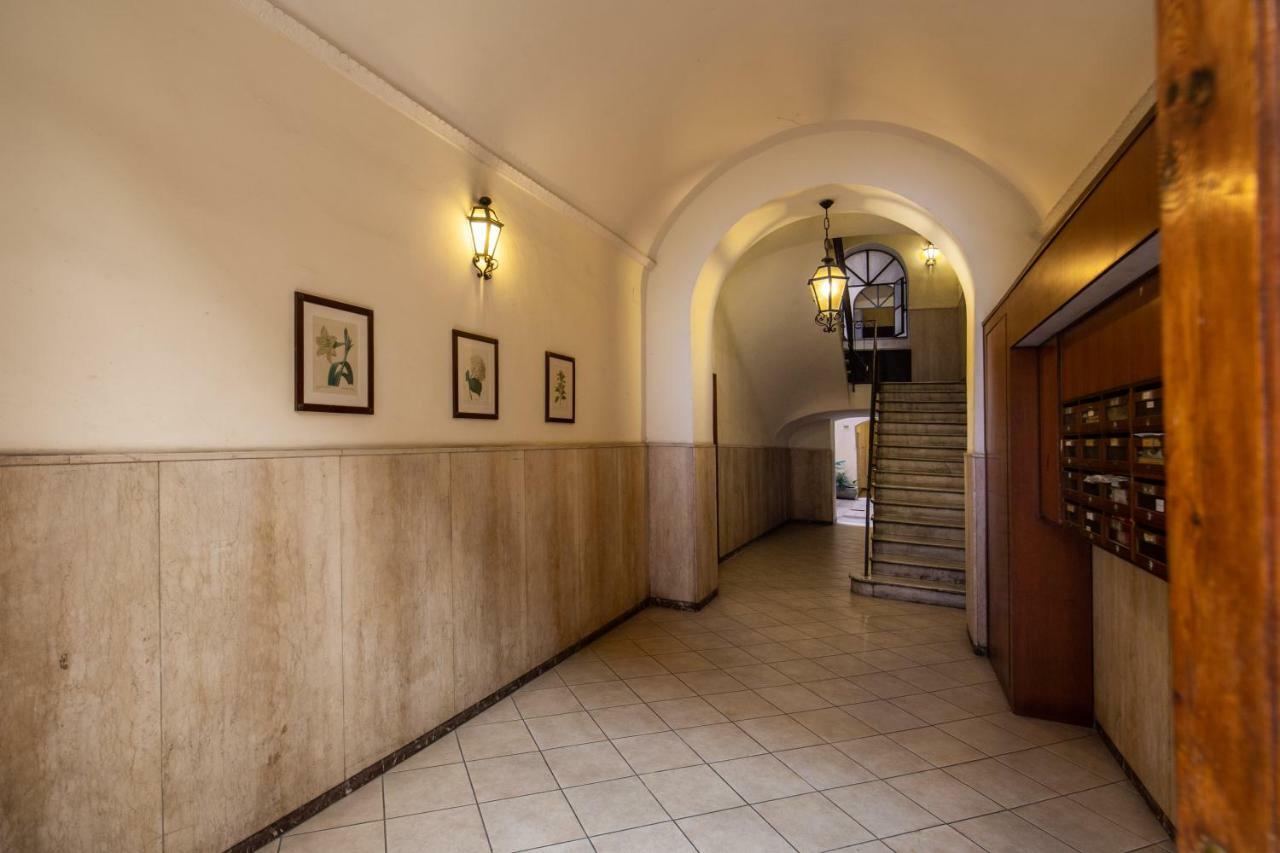Guest House O Affittacamere La Civetta Di Trastevere B Řím Exteriér fotografie