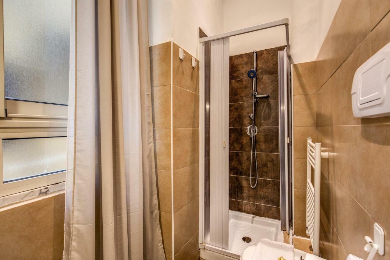 Guest House O Affittacamere La Civetta Di Trastevere B Řím Exteriér fotografie