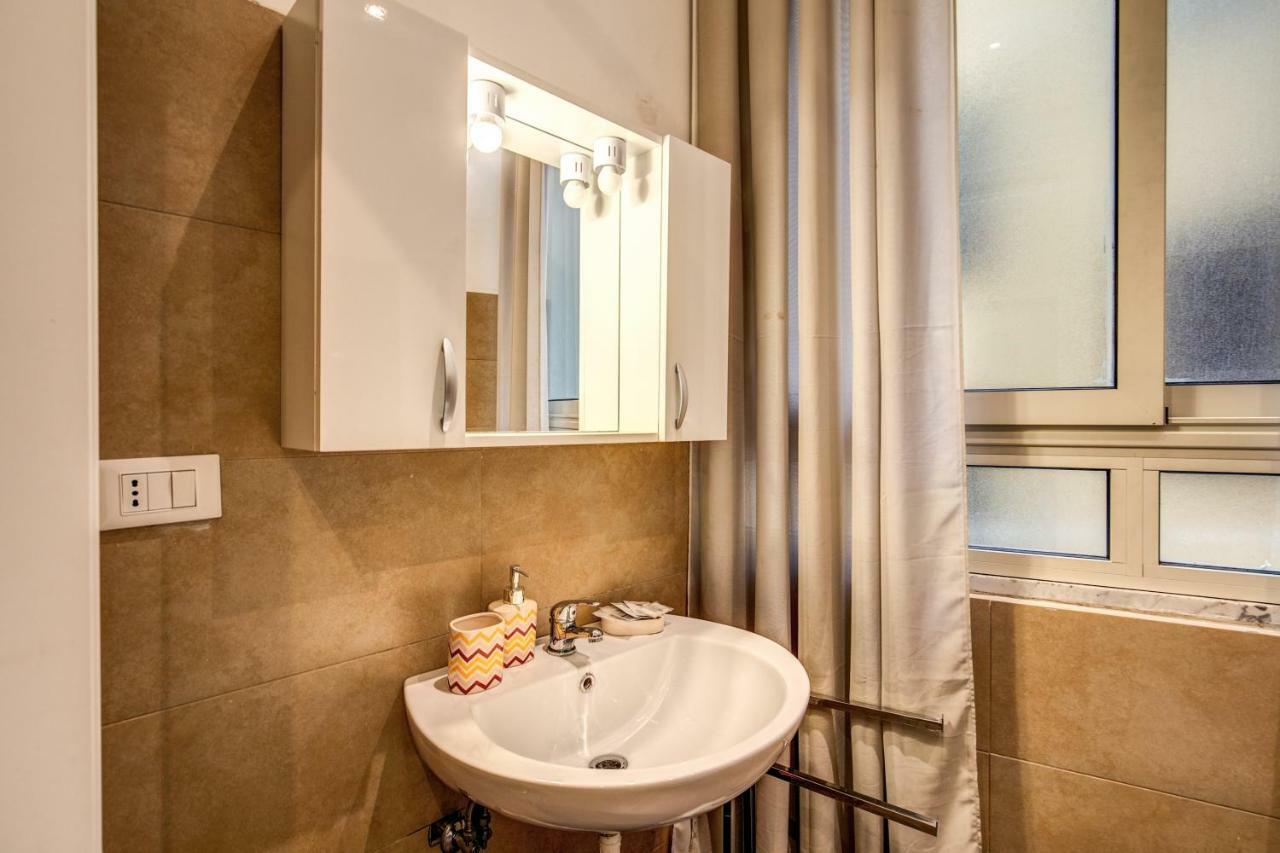 Guest House O Affittacamere La Civetta Di Trastevere B Řím Exteriér fotografie