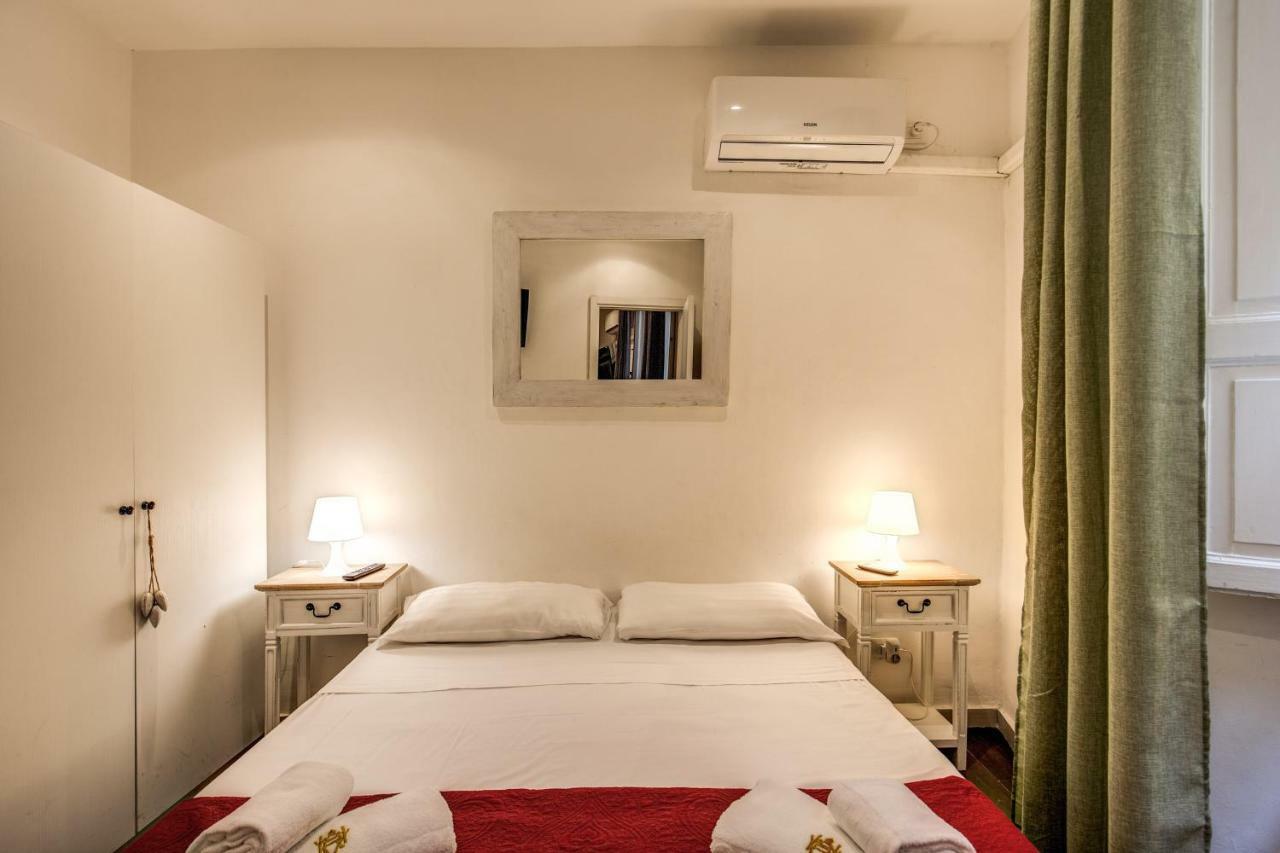 Guest House O Affittacamere La Civetta Di Trastevere B Řím Exteriér fotografie