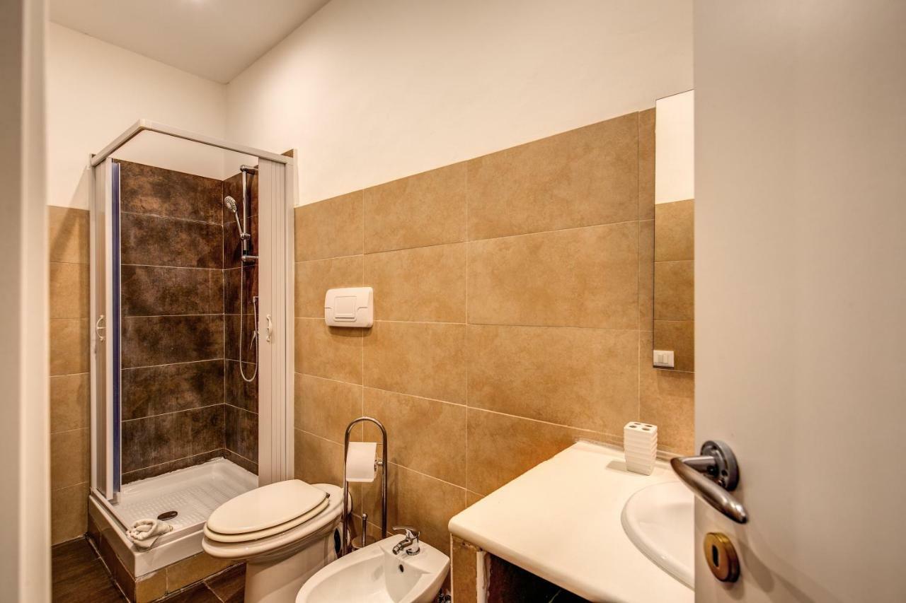 Guest House O Affittacamere La Civetta Di Trastevere B Řím Exteriér fotografie